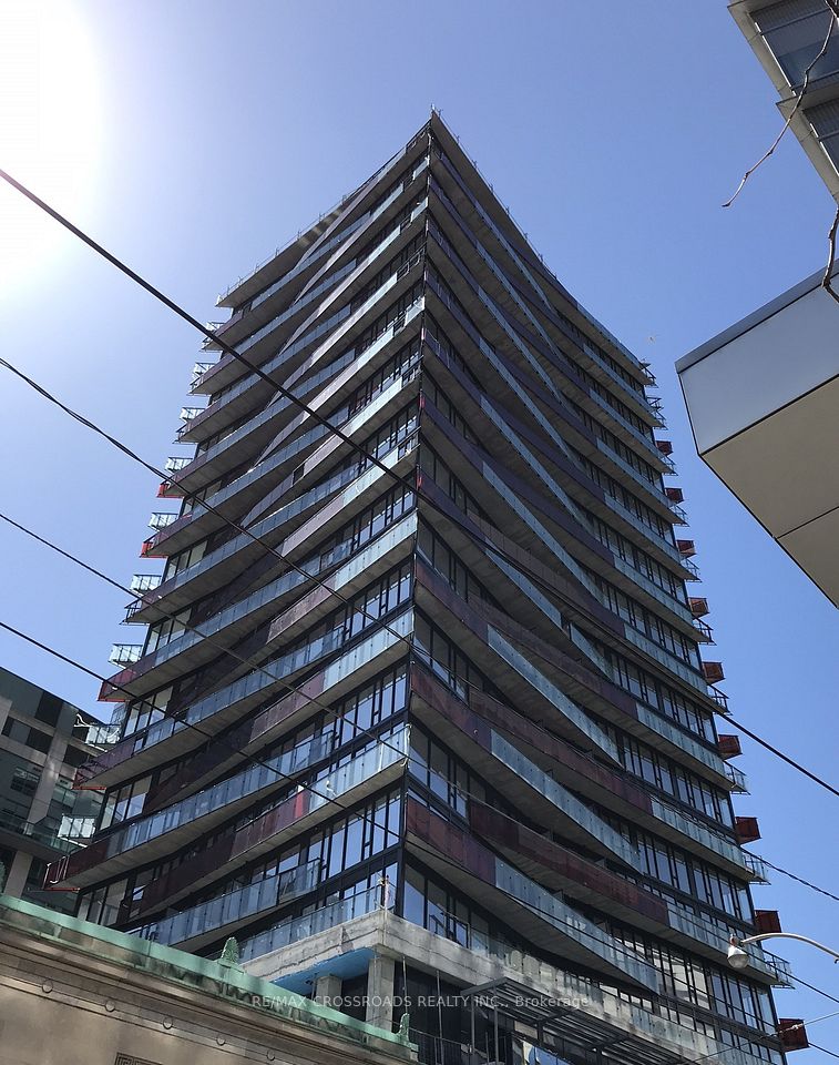 215 Queen