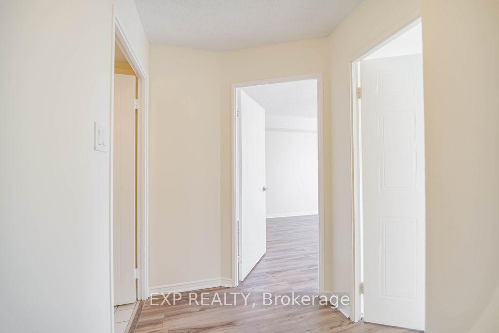 2 Bedrooms Condo at 410 Mclevin, Toronto For sale