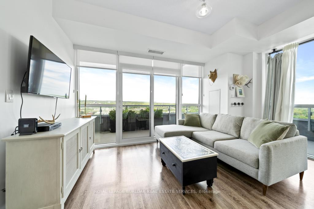 2 Bedrooms Condo at 2087 Fairview, Burlington For sale