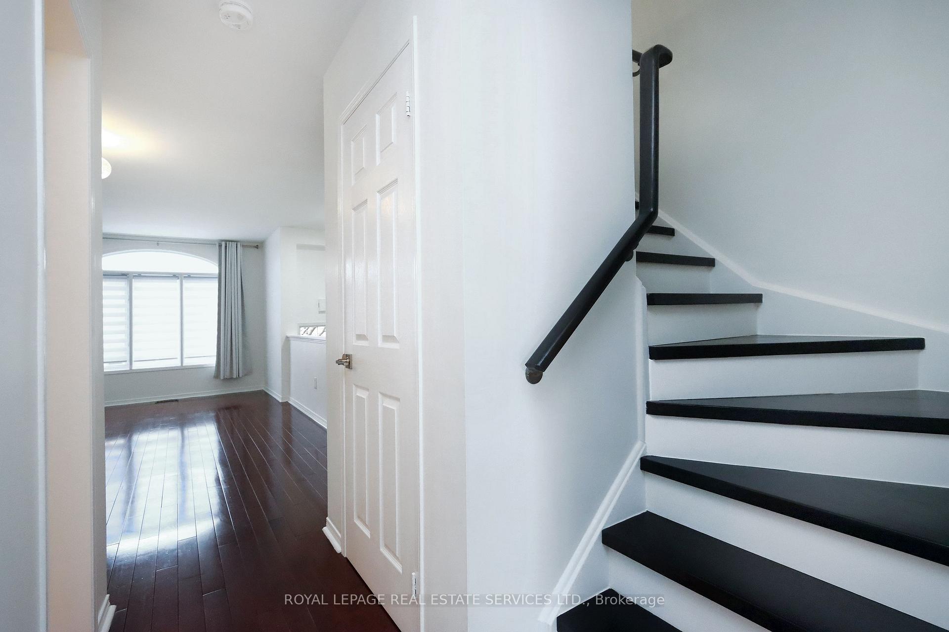 4 Bedrooms Condo at 1168 Arena, Mississauga For sale