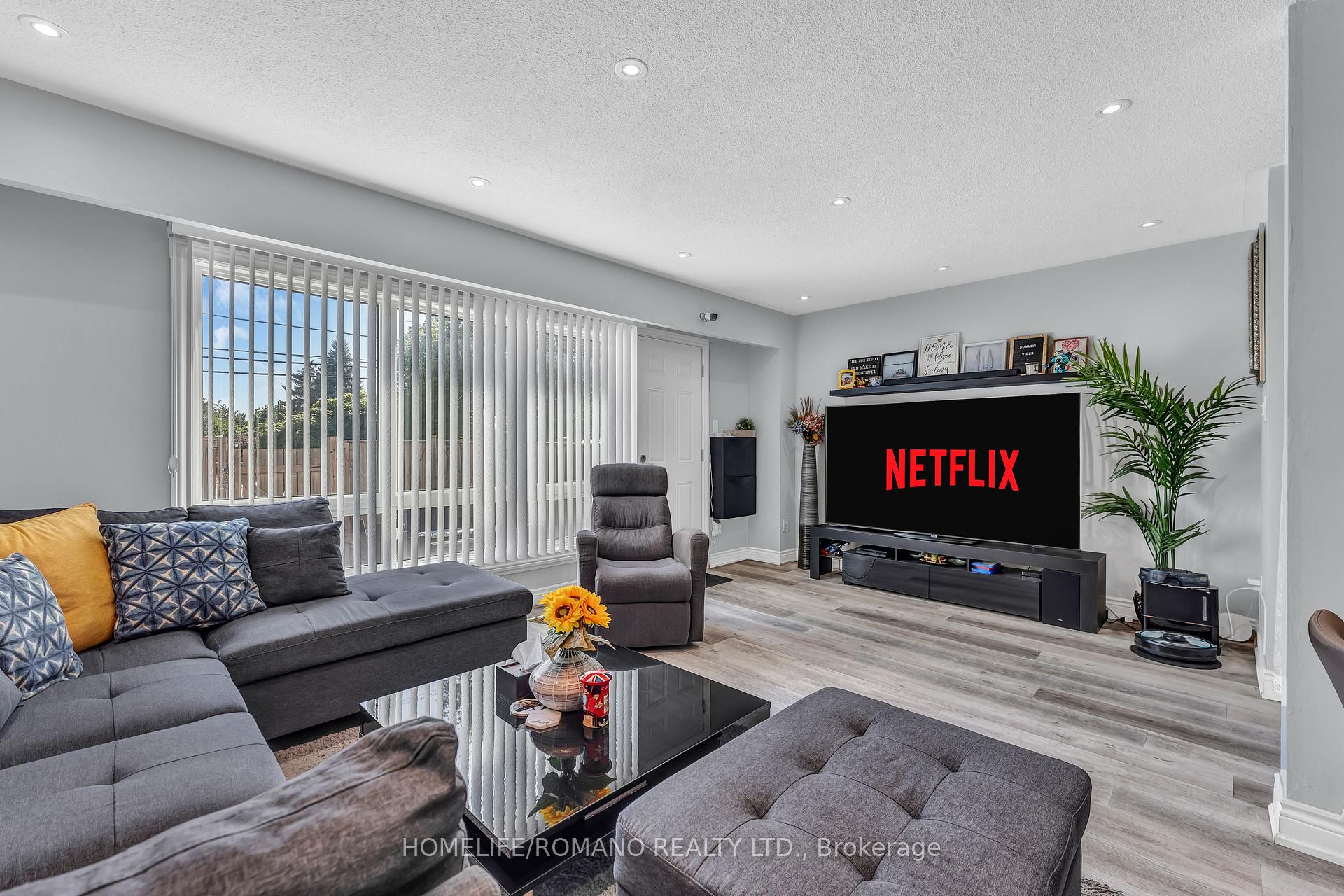 4 Bedrooms Condo at 7440 Goreway, Mississauga For sale