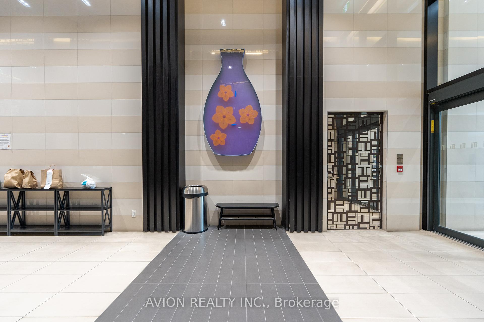 3 Bedrooms Condo at 501 yonge, Toronto For sale