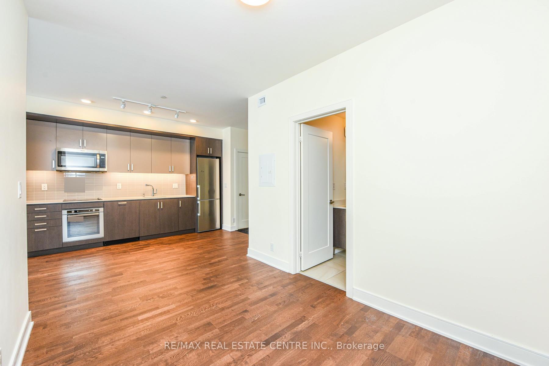 2 Bedrooms Condo at 1575 Lakeshore,  Mississauga For sale
