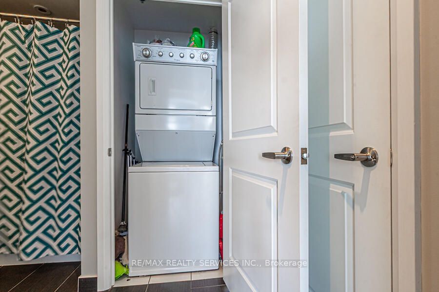 65 Speers Road, #1507