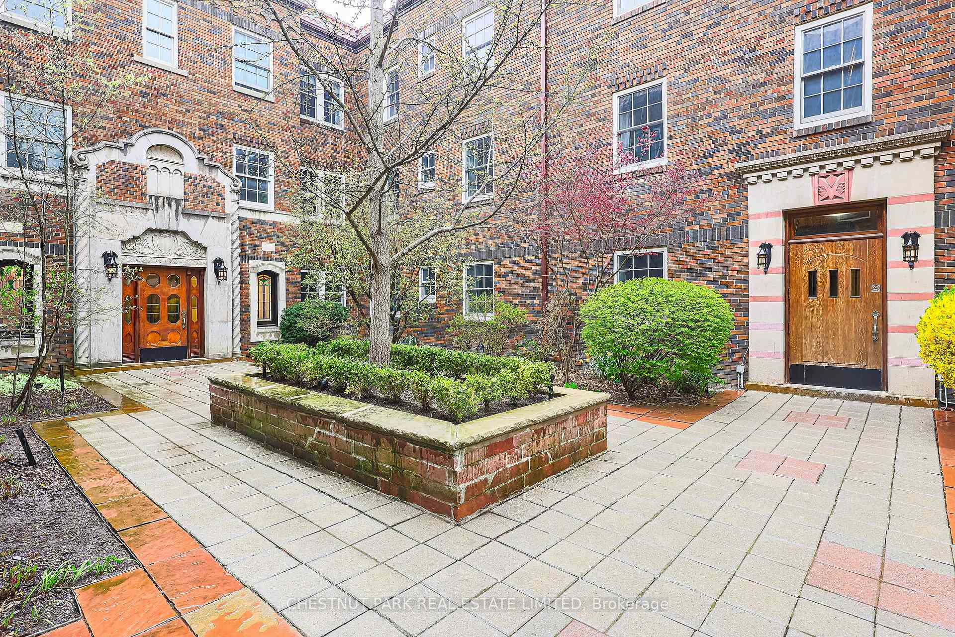 4 Bedrooms Condo at 480 Oriole, Toronto For sale