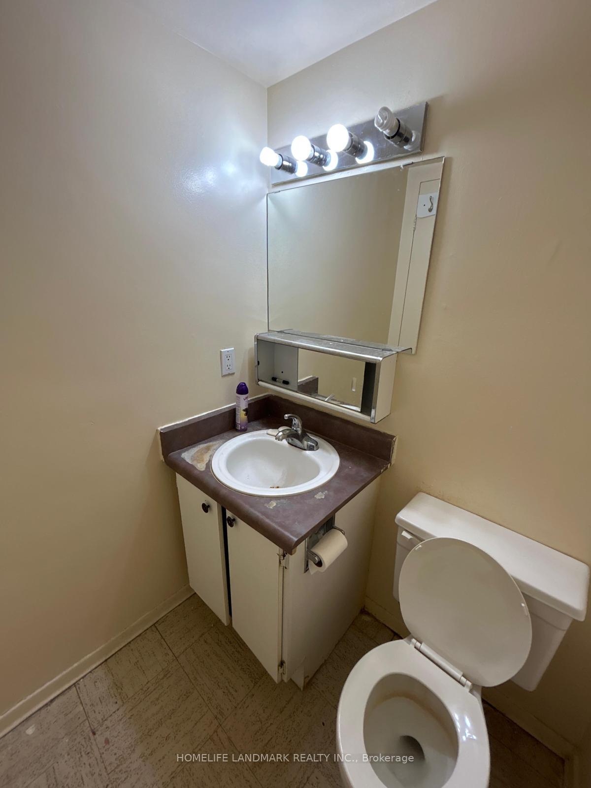 2 Bedrooms Condo at 2835 Islington, Toronto For sale