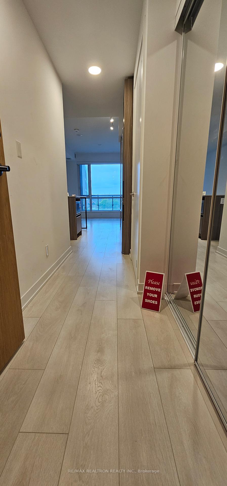 1 Bedroom Condo at 7950 Bathurst, Vaughan For sale