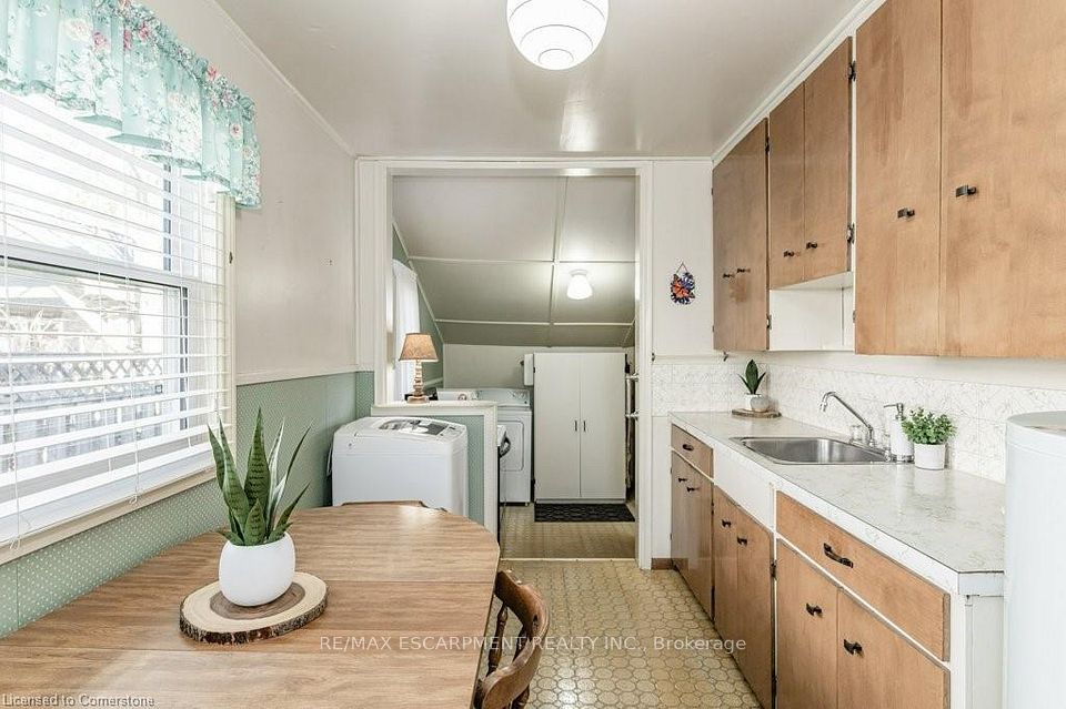 43 Munn Street, Hamilton, ON L8V 1K1