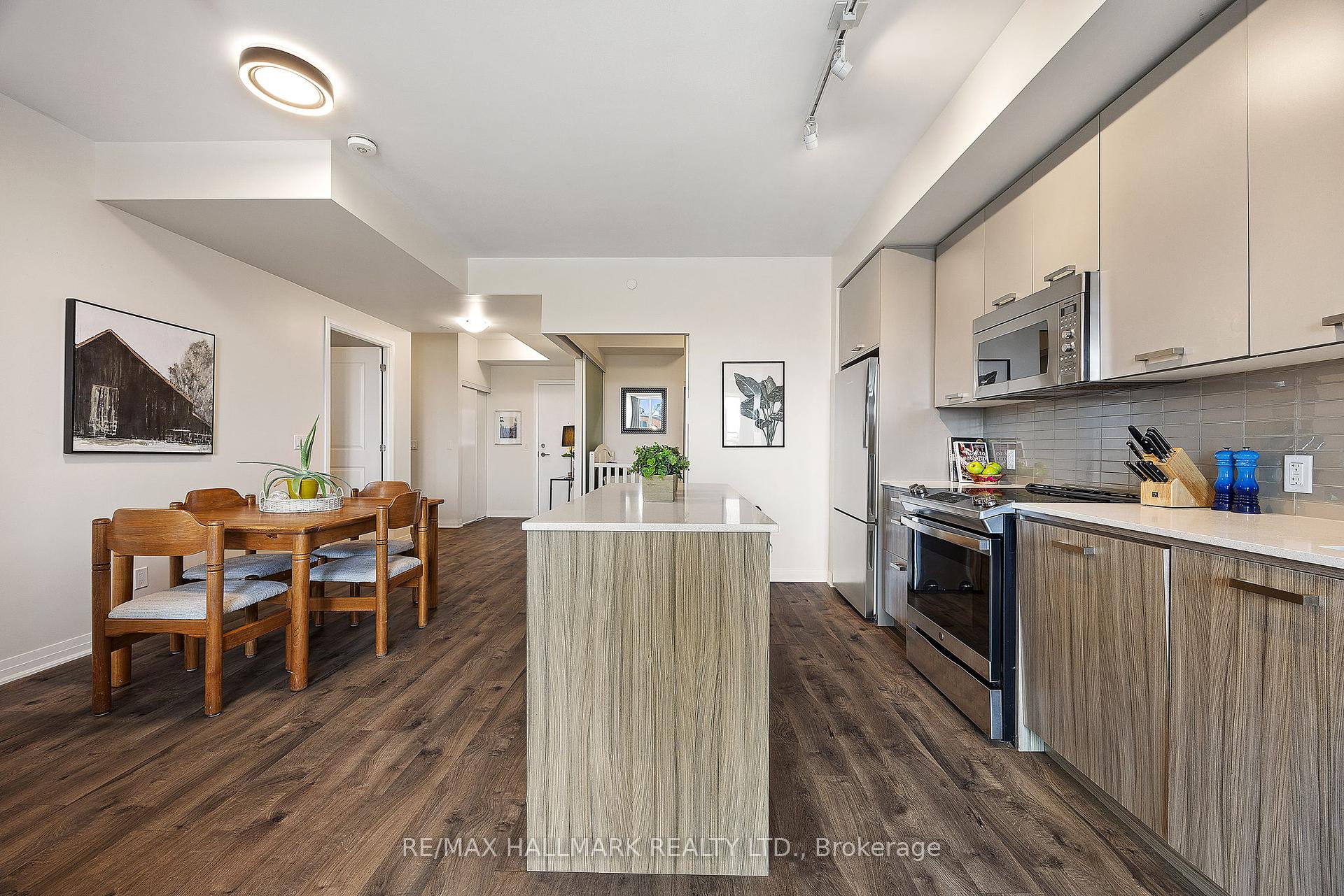 3 Bedrooms Condo at 1630 Queen, Toronto For sale