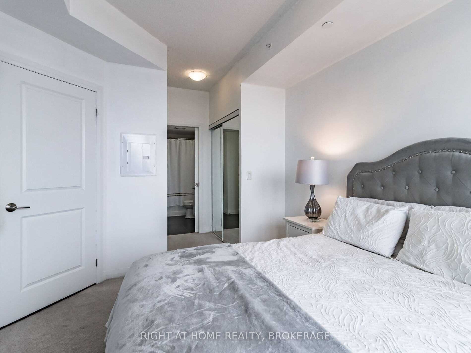 75 Eglinton Ave W Avenue, #1705