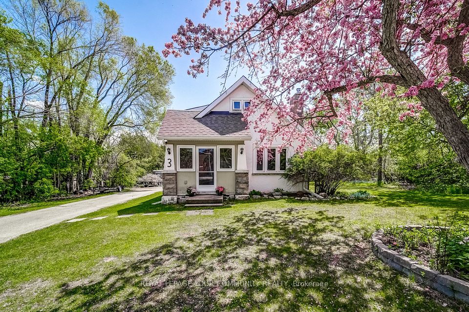 3 Catering Road, Georgina, ON L0E 1R0