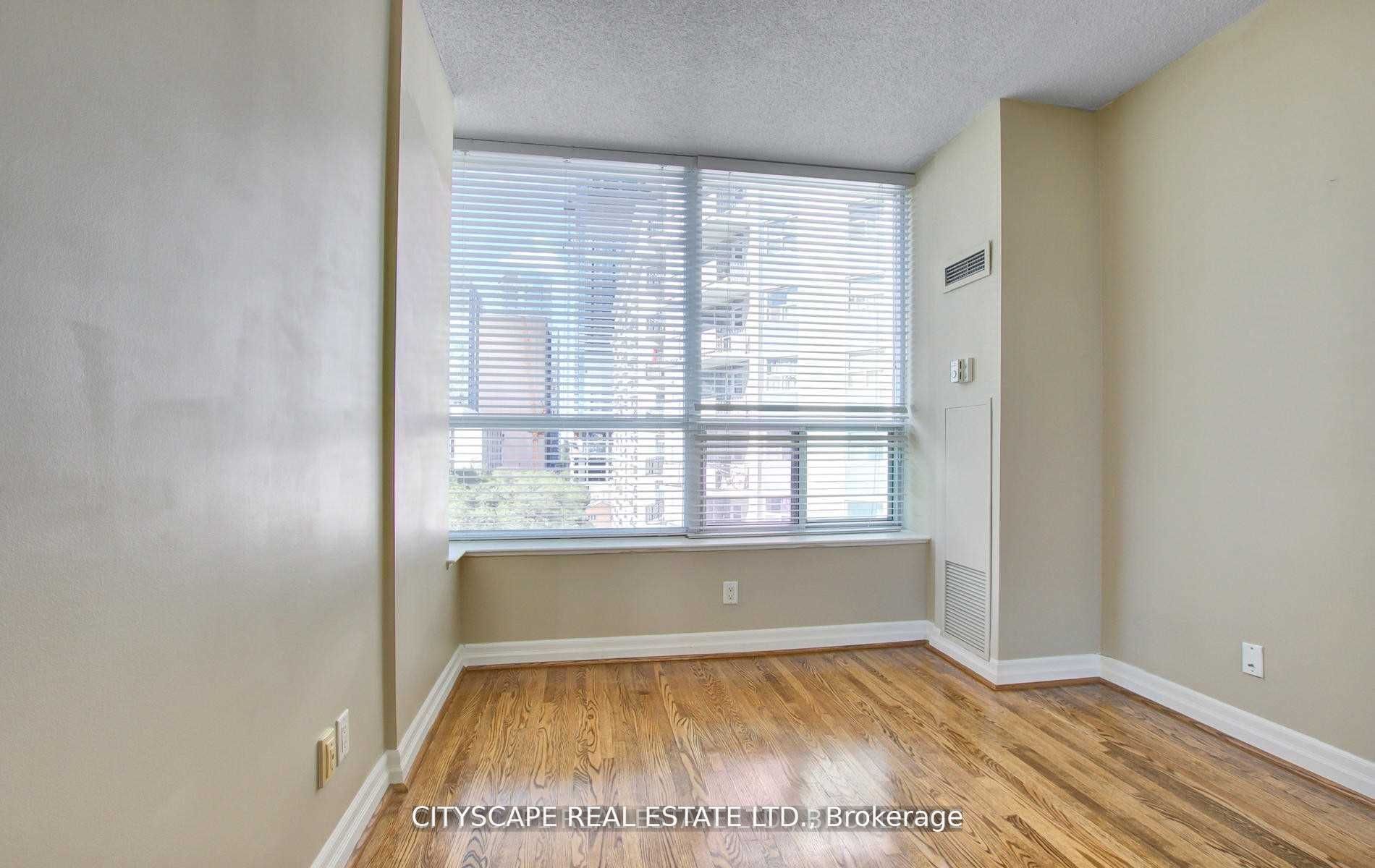 70 Alexander Street, #802