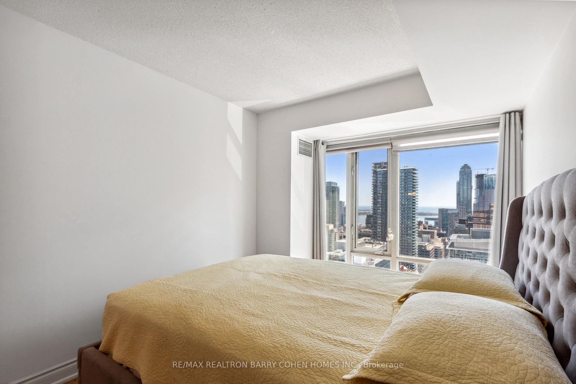 1 Bedroom Condo at 210 Victoria, Toronto For sale