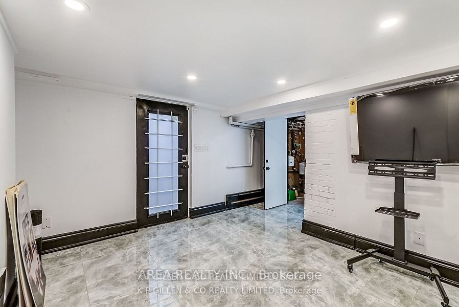 198A Davenport Road, #LL