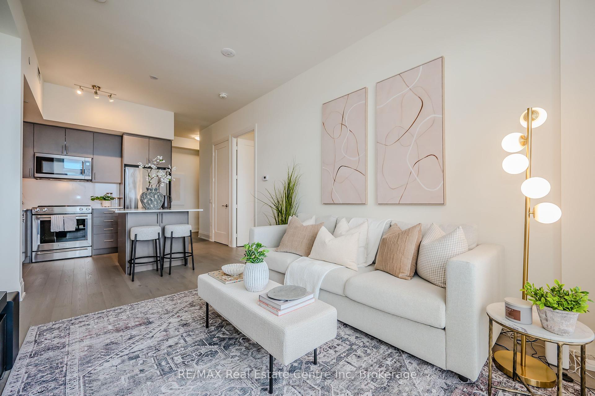 2 Bedrooms Condo at 9000 Jane, Vaughan For sale