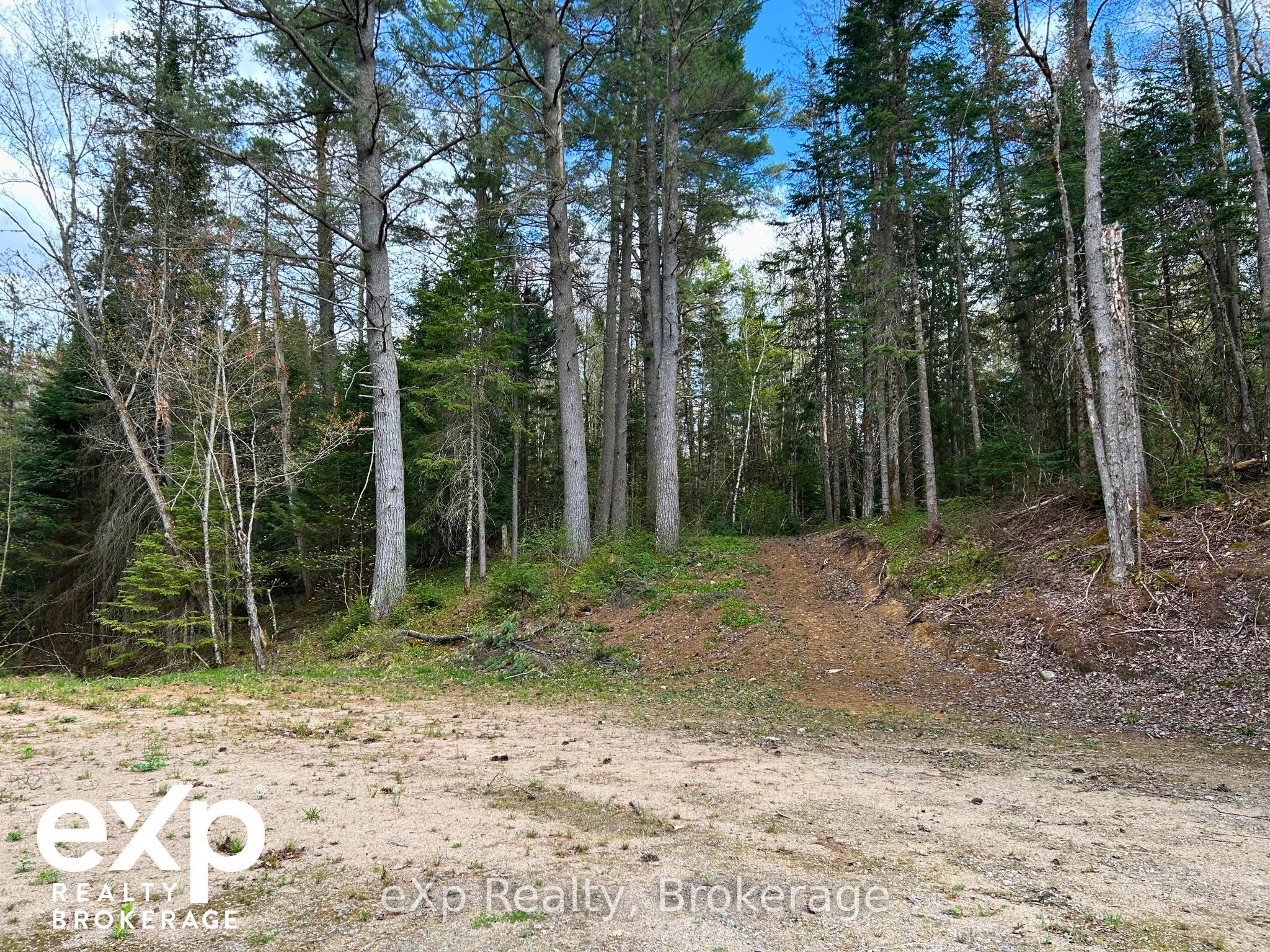 468 Balsam Chutes Road, Huntsville, ON P0B 1L0