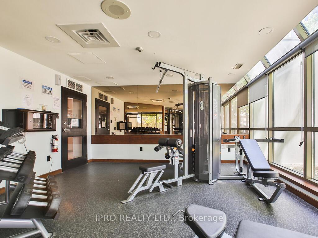 3 Bedrooms Condo at 330 Rathburn, Mississauga For sale