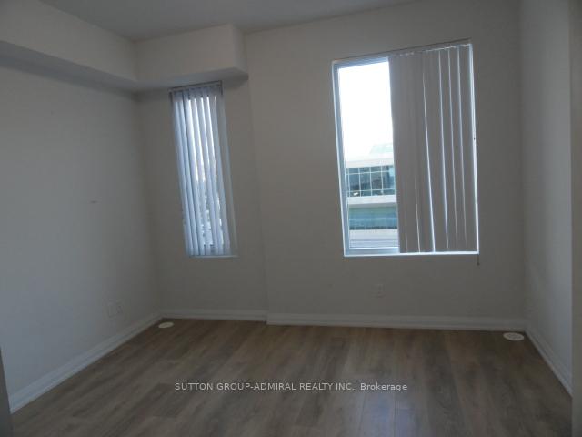3 Bedrooms Condo at 1010 Portage,  Vaughan For sale