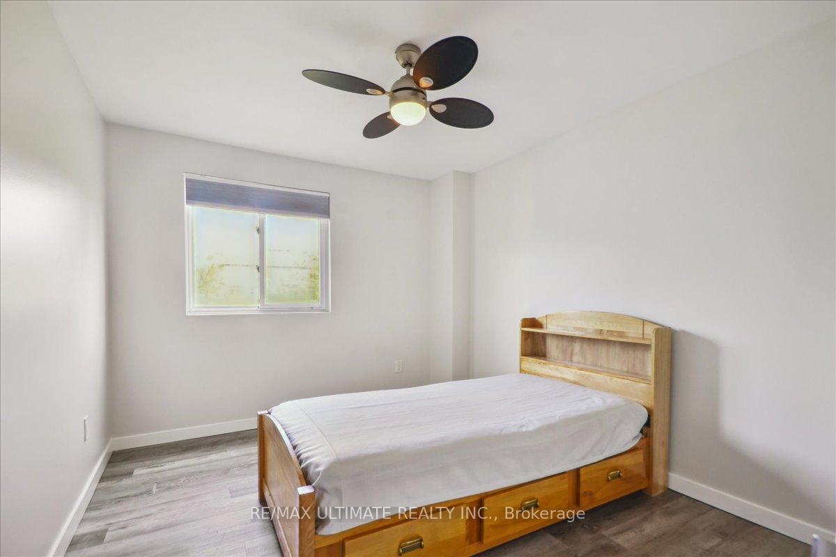 3 Bedrooms Condo at 2001 Bonnymede, Mississauga For sale