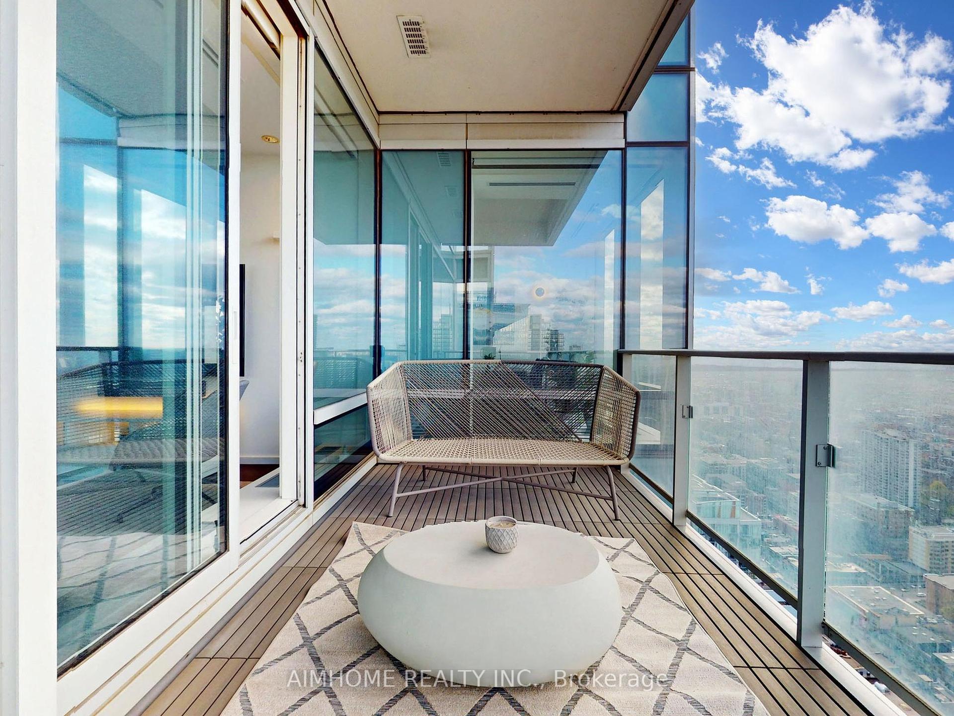 3 Bedrooms Condo at 180 University, Toronto For sale