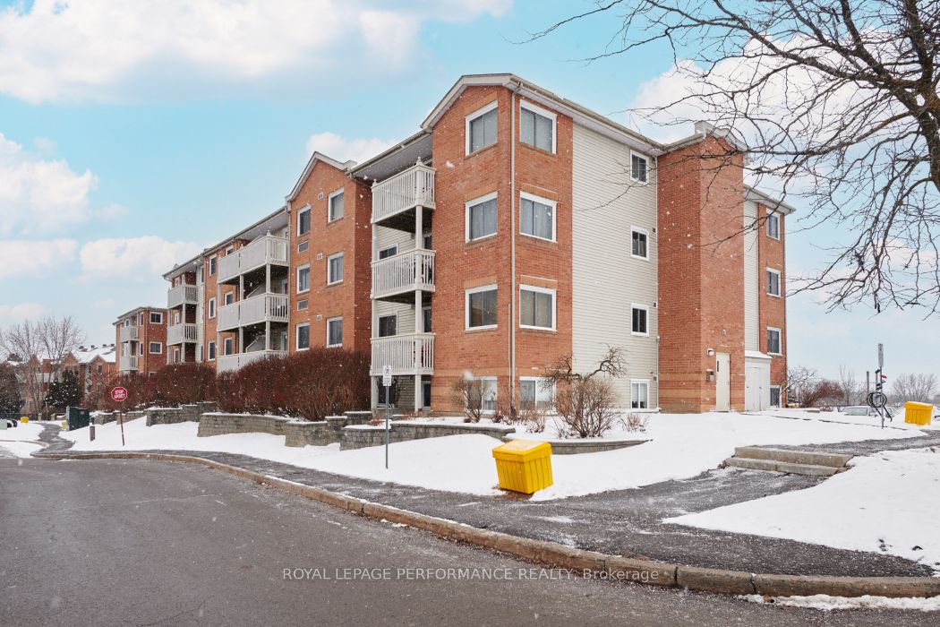 345 CENTRUM Boulevard W, #403