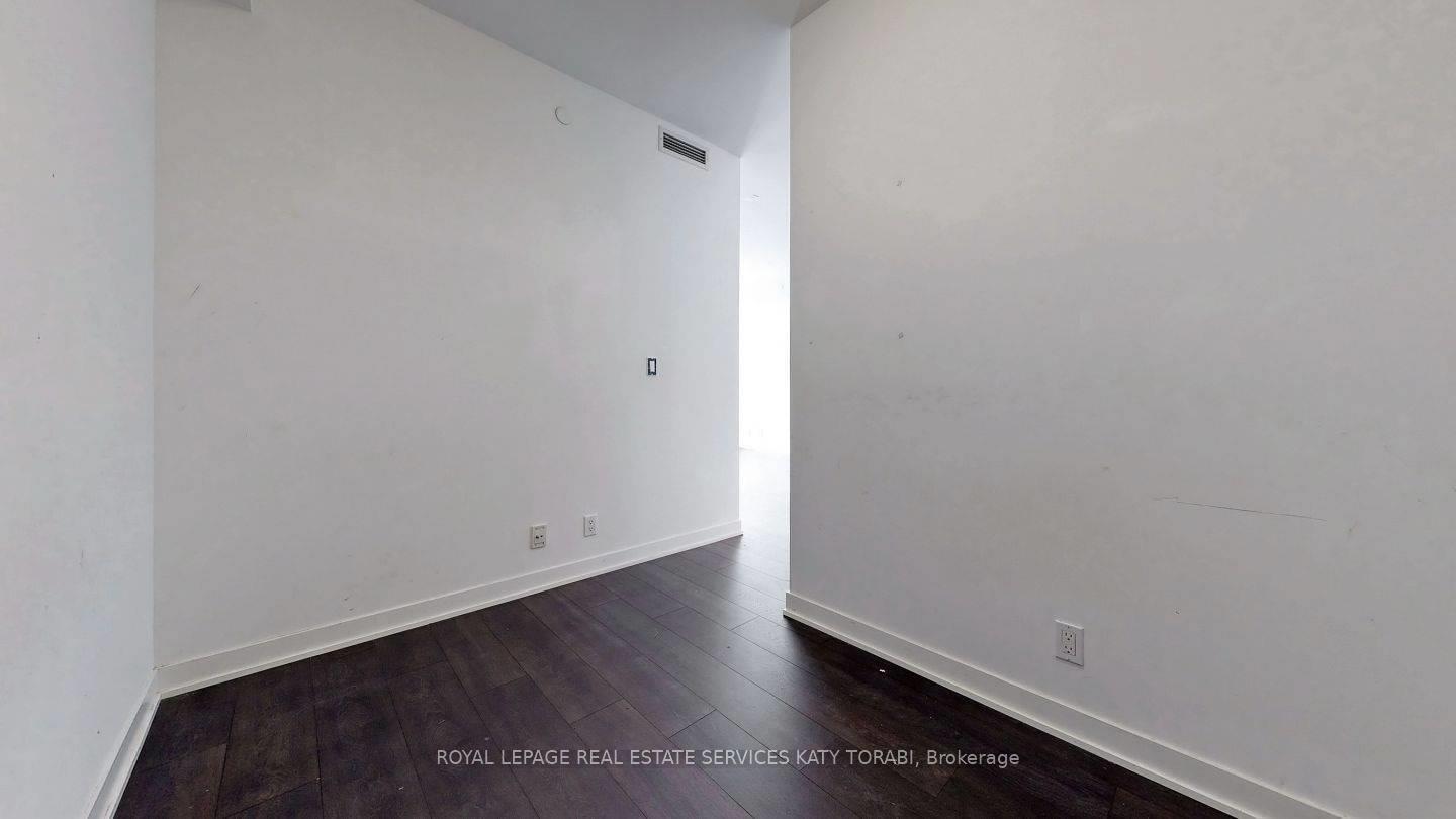 2 Bedrooms Condo at 28 Avondale, Toronto For sale
