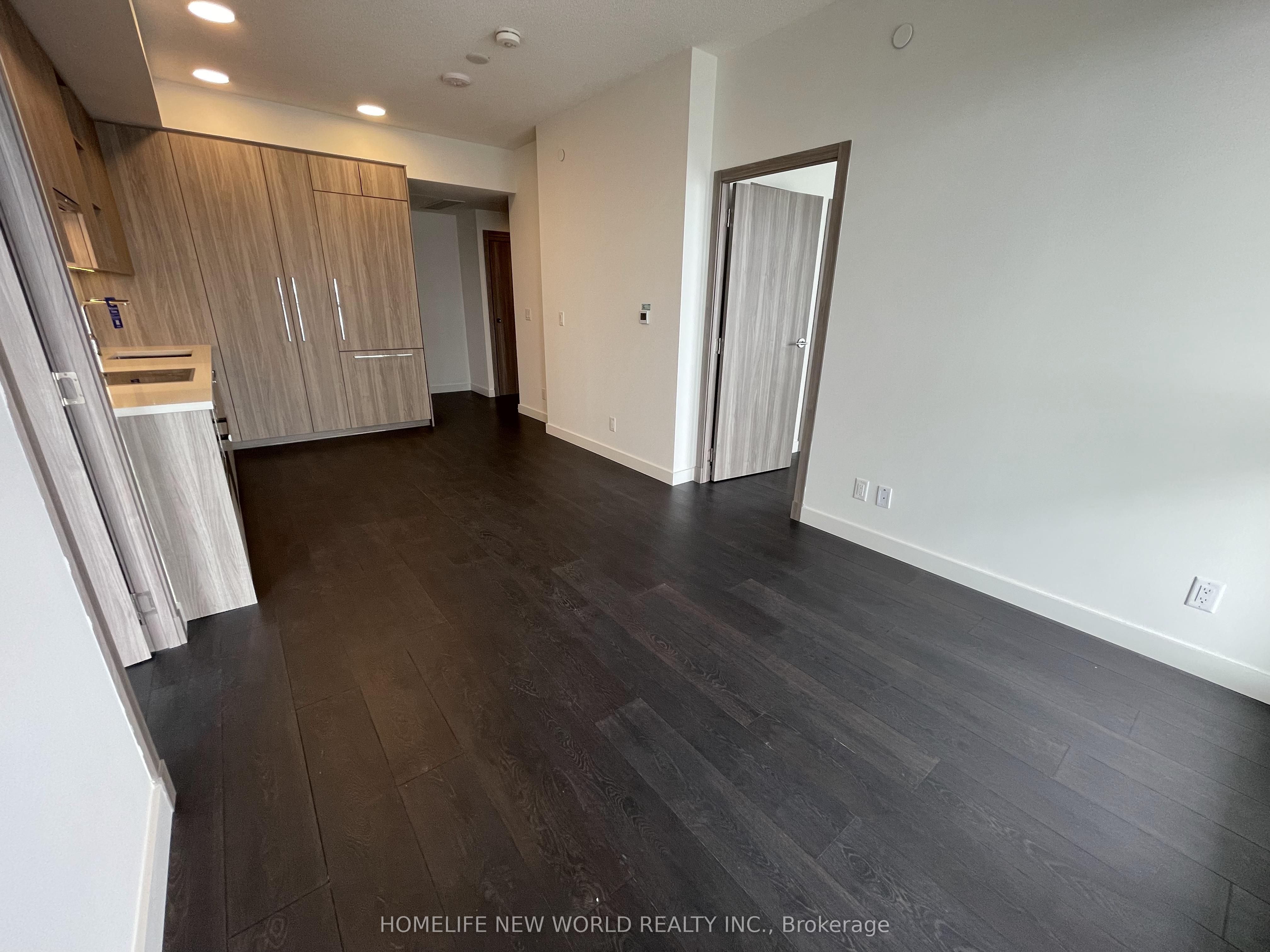 27 Mcmahon Drive, #3001