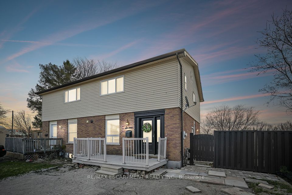 16 Campbell Court, Halton Hills, ON L7J 2V1
