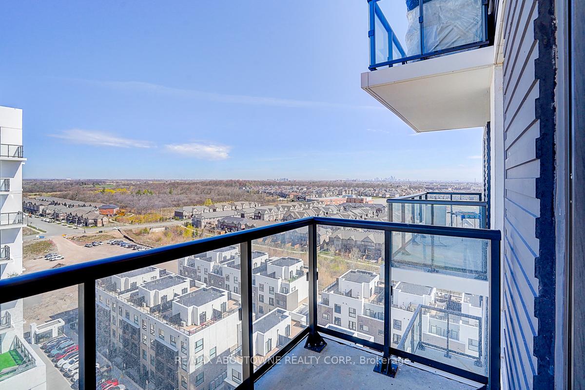 1 Bedroom Condo at 335 Wheat Boom,  Oakville For sale