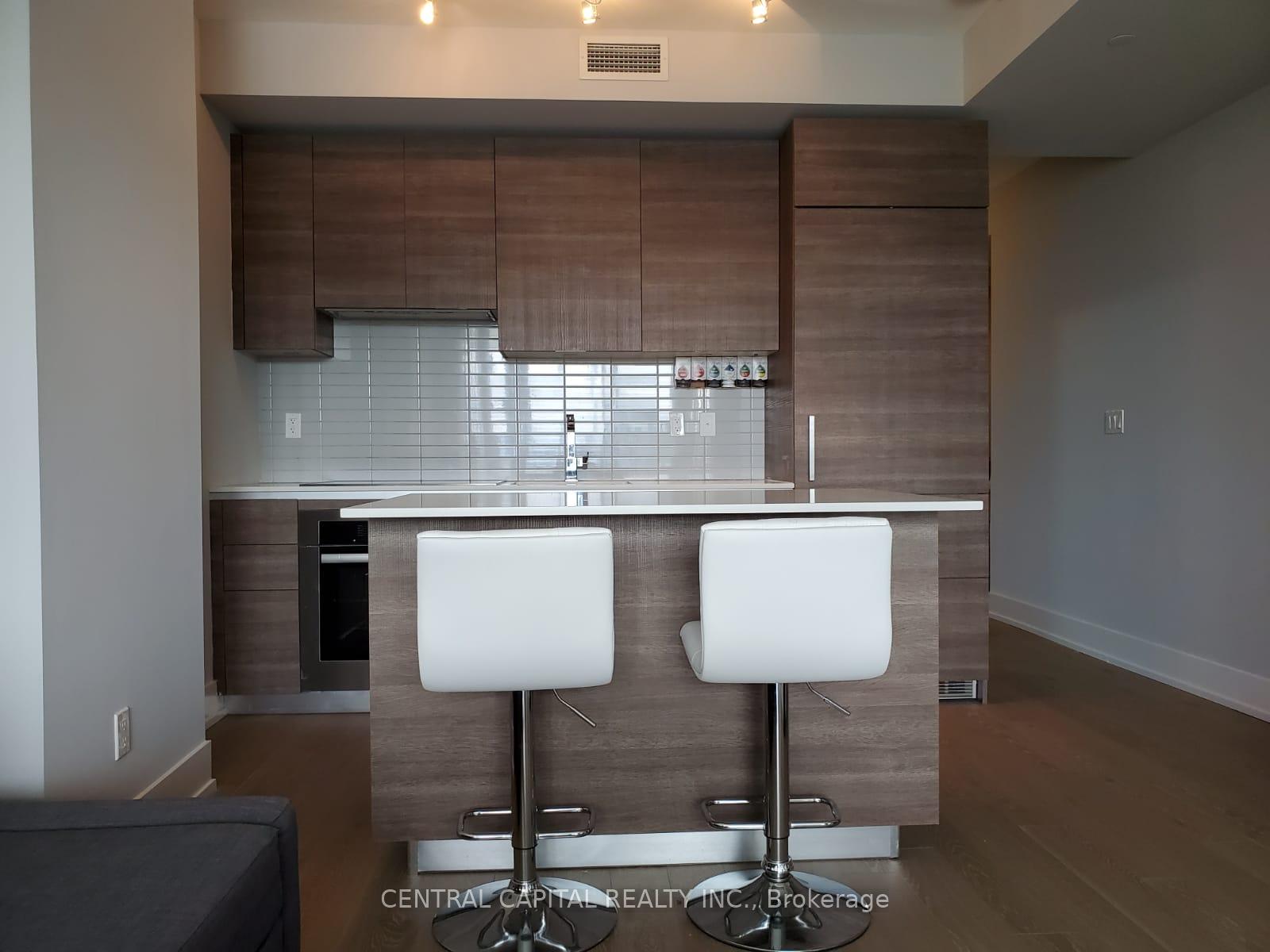 2 Bedrooms Condo at 200 Bloor,  Toronto For sale