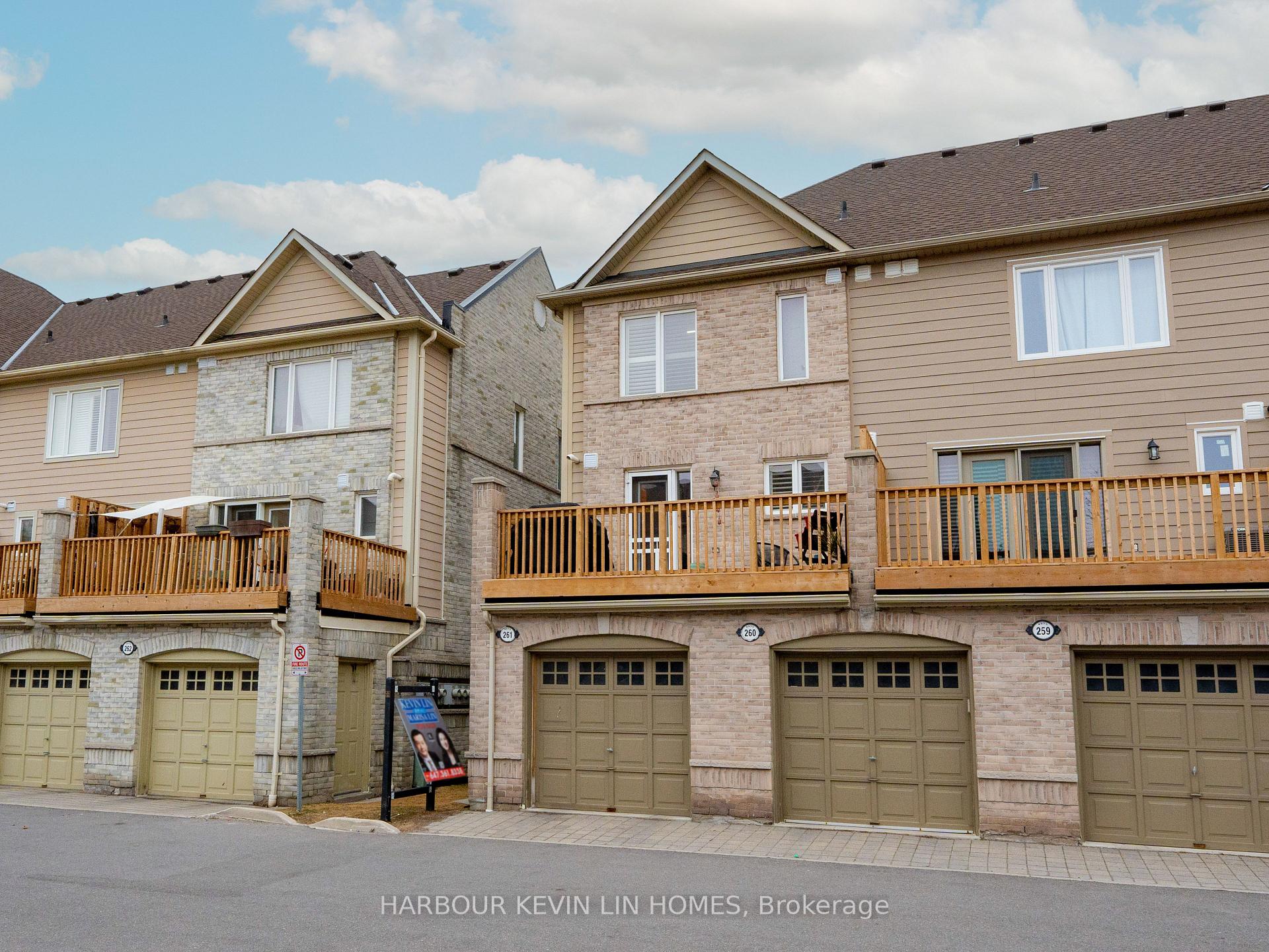 3 Bedrooms Condo at 4975 Southampton, Mississauga For sale