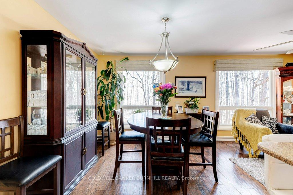 3 Bedrooms Condo at 2301 CAVENDISH,  Burlington For sale