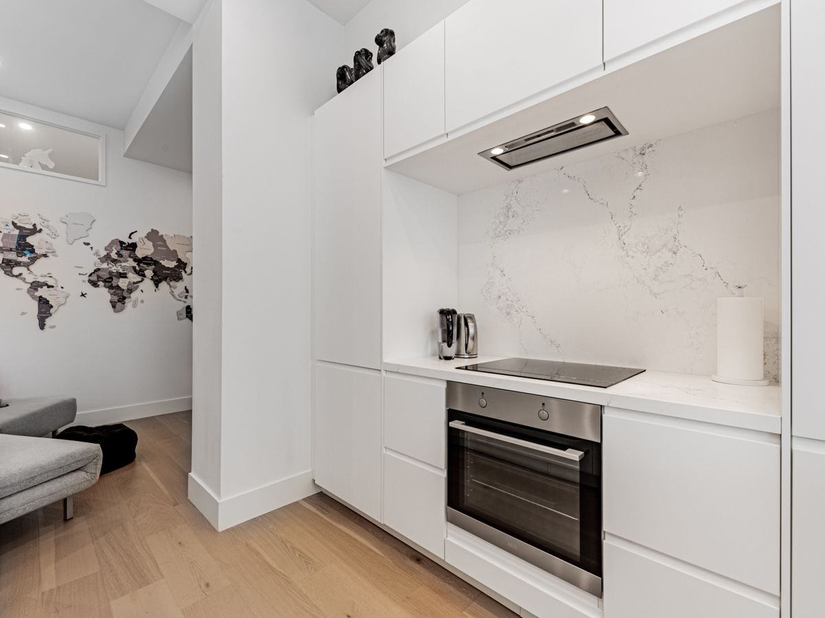 562 Eglinton Avenue E 202