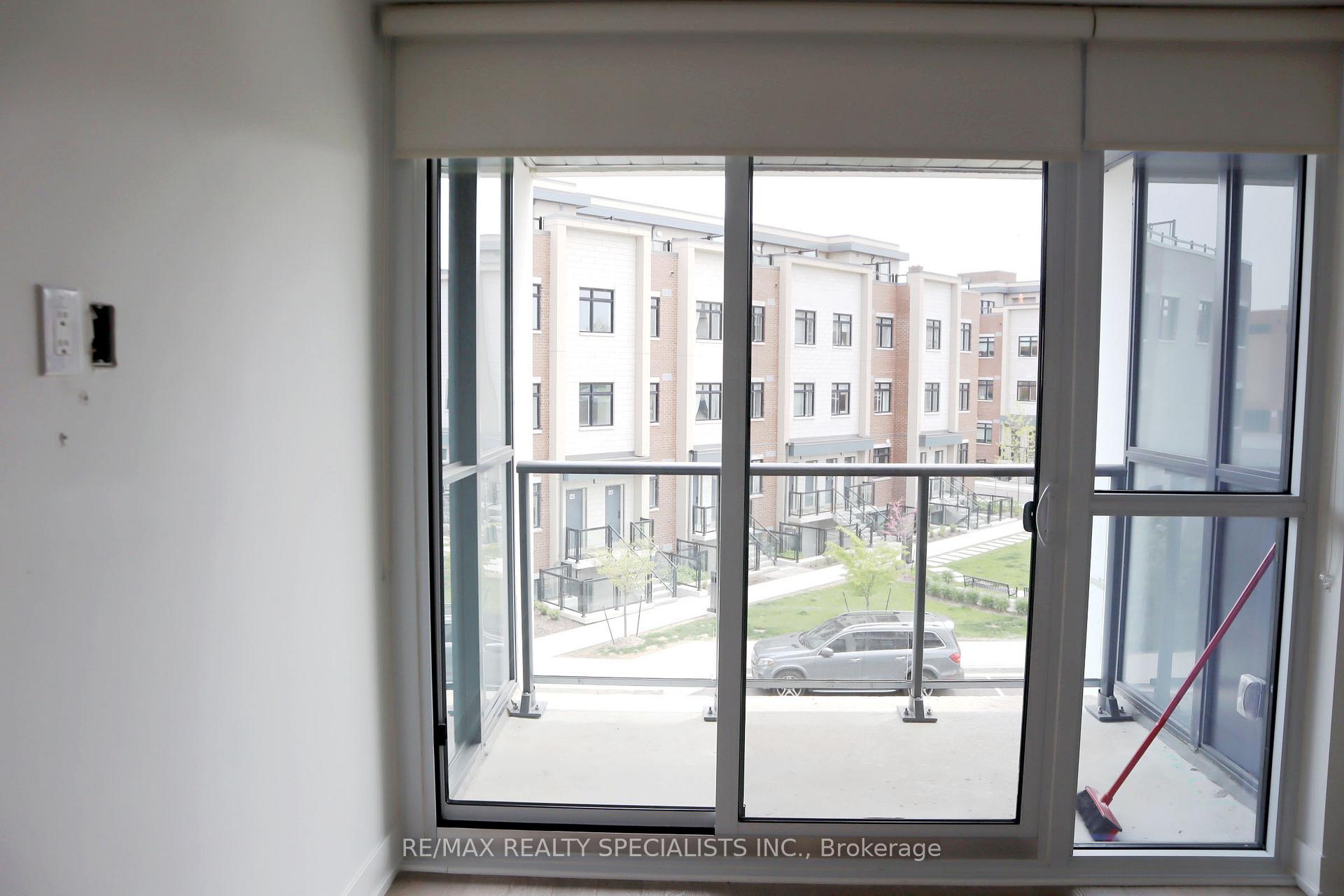 2 Bedrooms Condo at 1063 Douglas McCurdy, Mississauga For sale