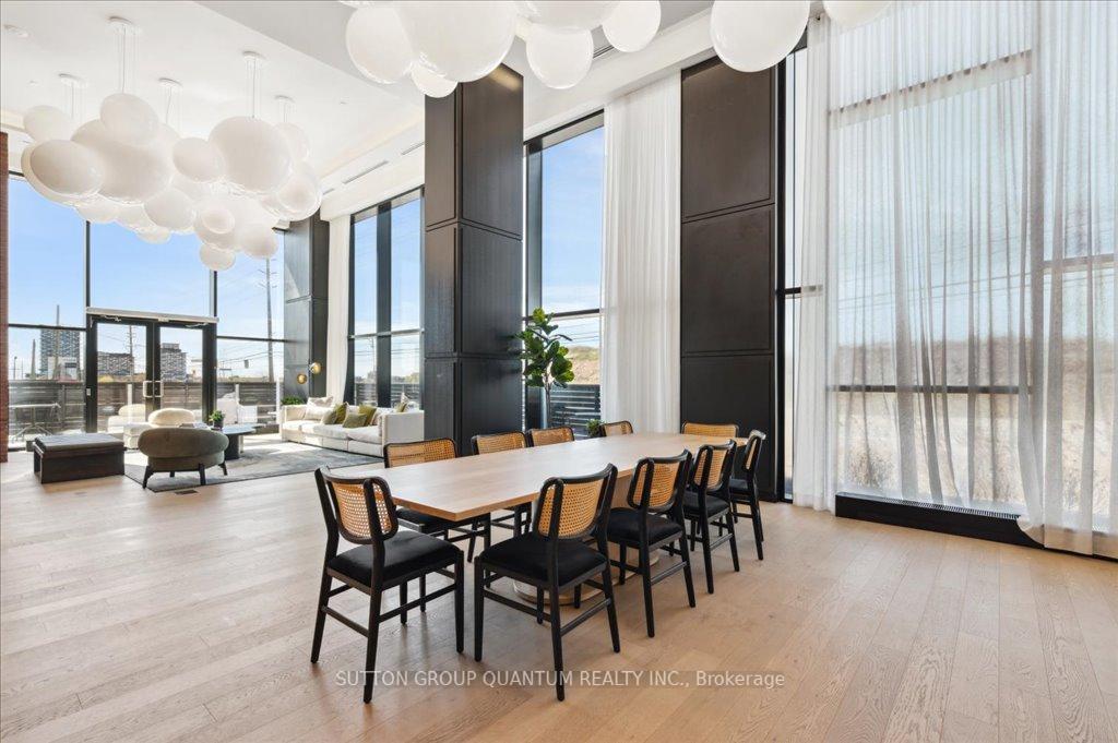 1 Bedroom Condo at 3200 William Coltson,  Oakville For sale