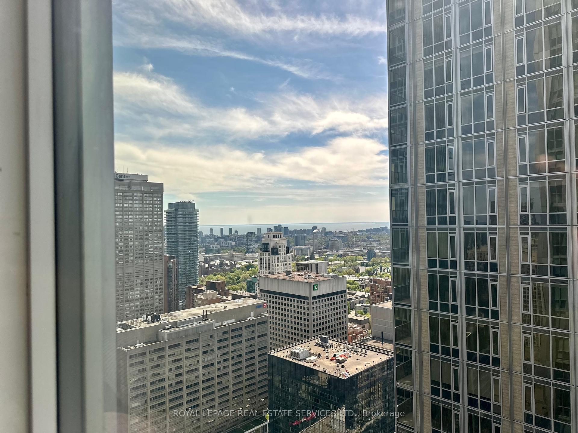2 Bedrooms Condo at 1 Yorkville, Toronto For sale