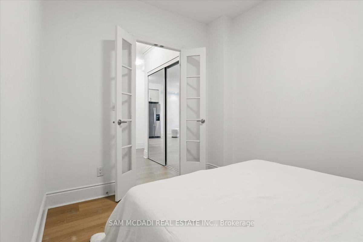 3 Bedrooms Condo at 3888 Duke Of York, Mississauga For sale