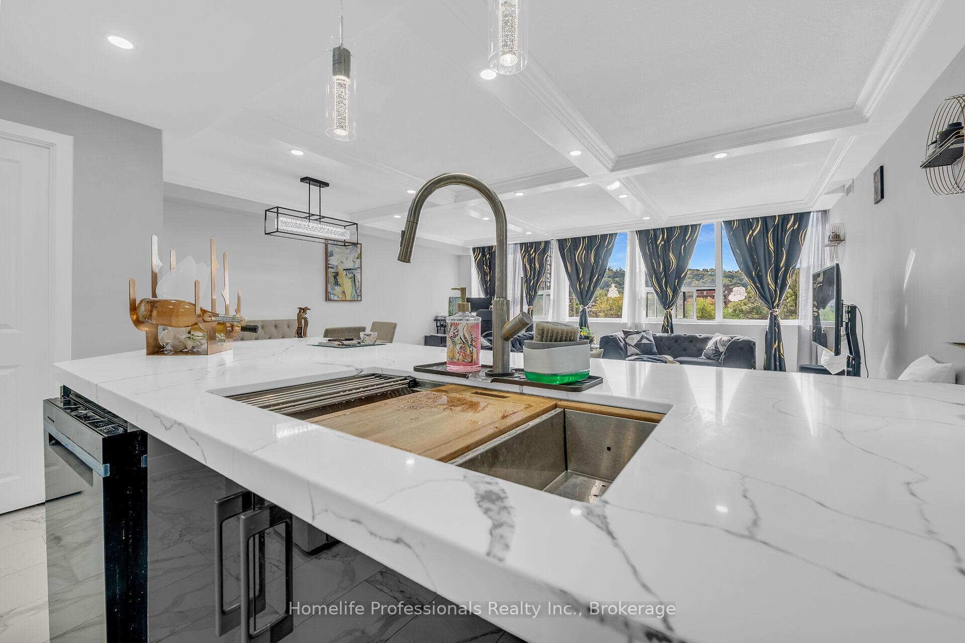 2 Bedrooms Condo at 120 Duke,  Hamilton For sale