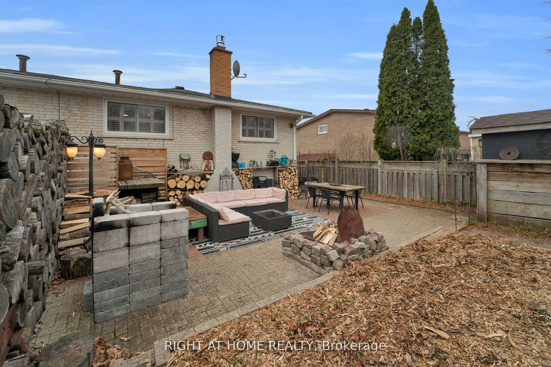 54 Primula Crescent, Toronto, ON M9L 1K2