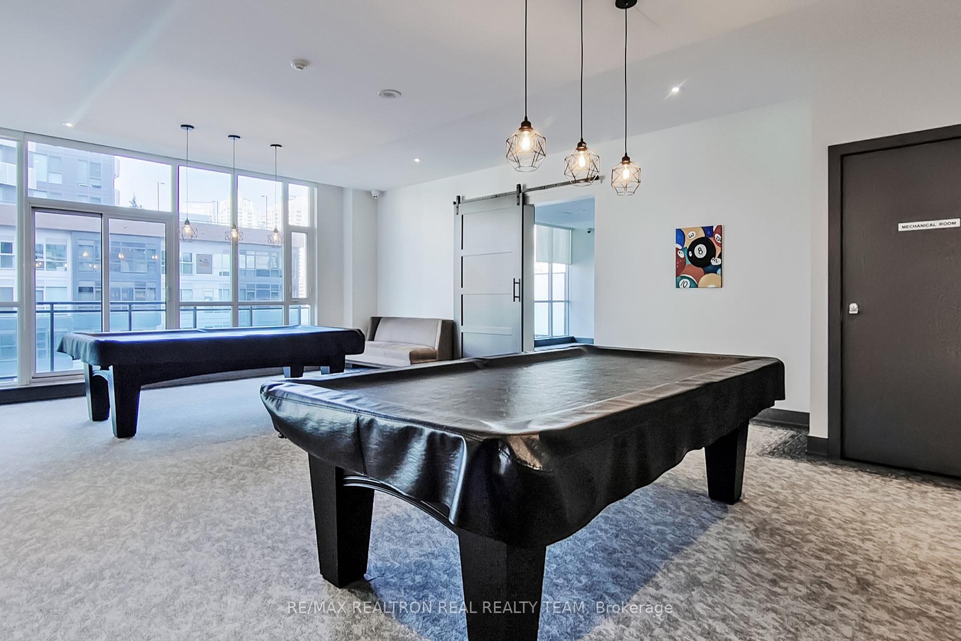 1 Bedroom Condo at 4070 Confederation, Mississauga For sale