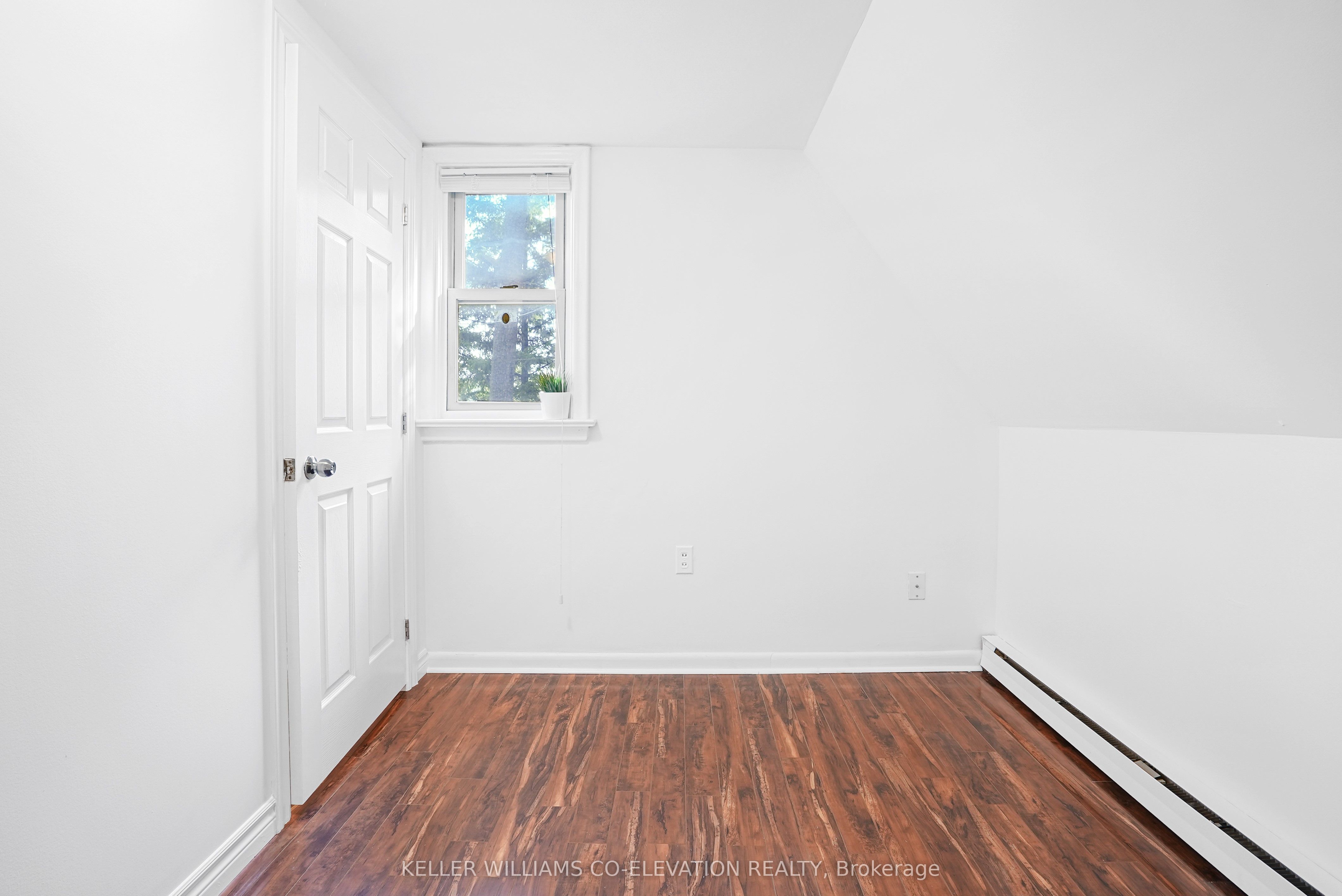 1136 Bronte Road