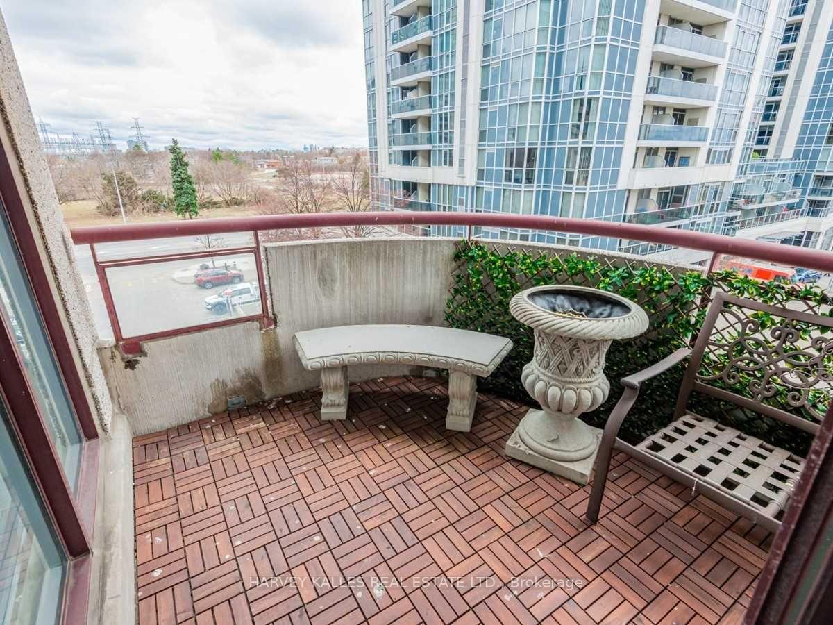 3 Bedrooms Condo at 5785 Yonge,  Toronto For sale