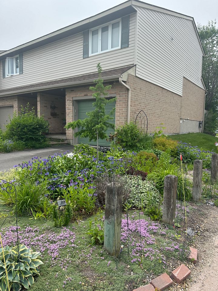 52 Coventry Crescent