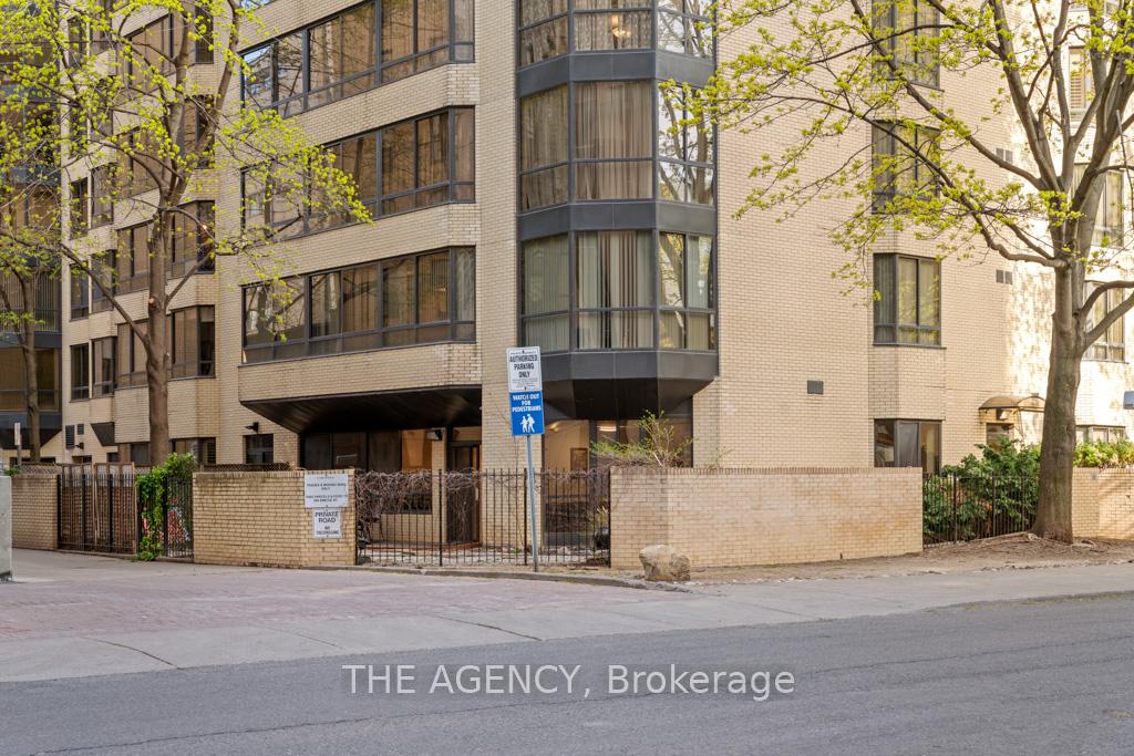 2 Bedrooms Condo at 211 St Patrick, Toronto For sale