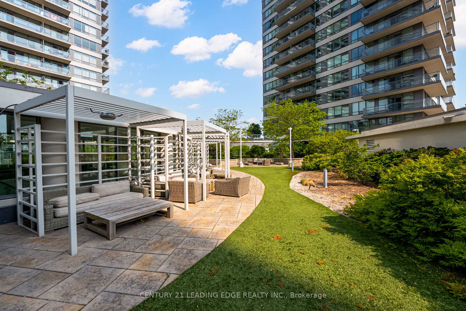 2 Bedrooms Condo at 2240 Lake Shore, Toronto For sale
