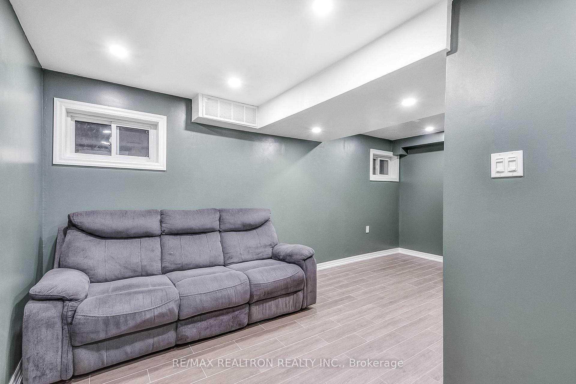 3 Bedrooms Condo at 6442 Finch, Toronto For sale