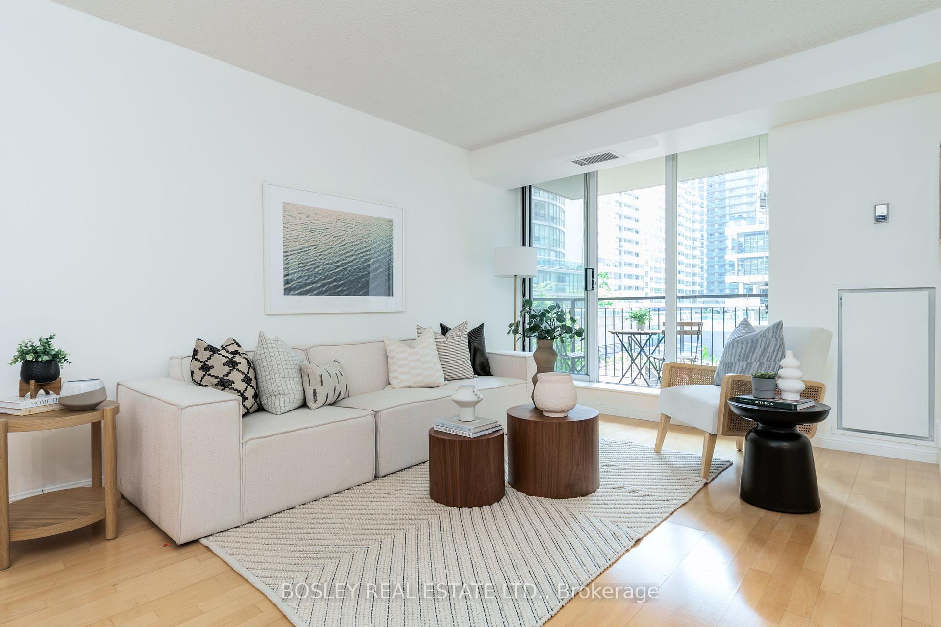 2 Bedrooms Condo at 188 Redpath, Toronto For sale