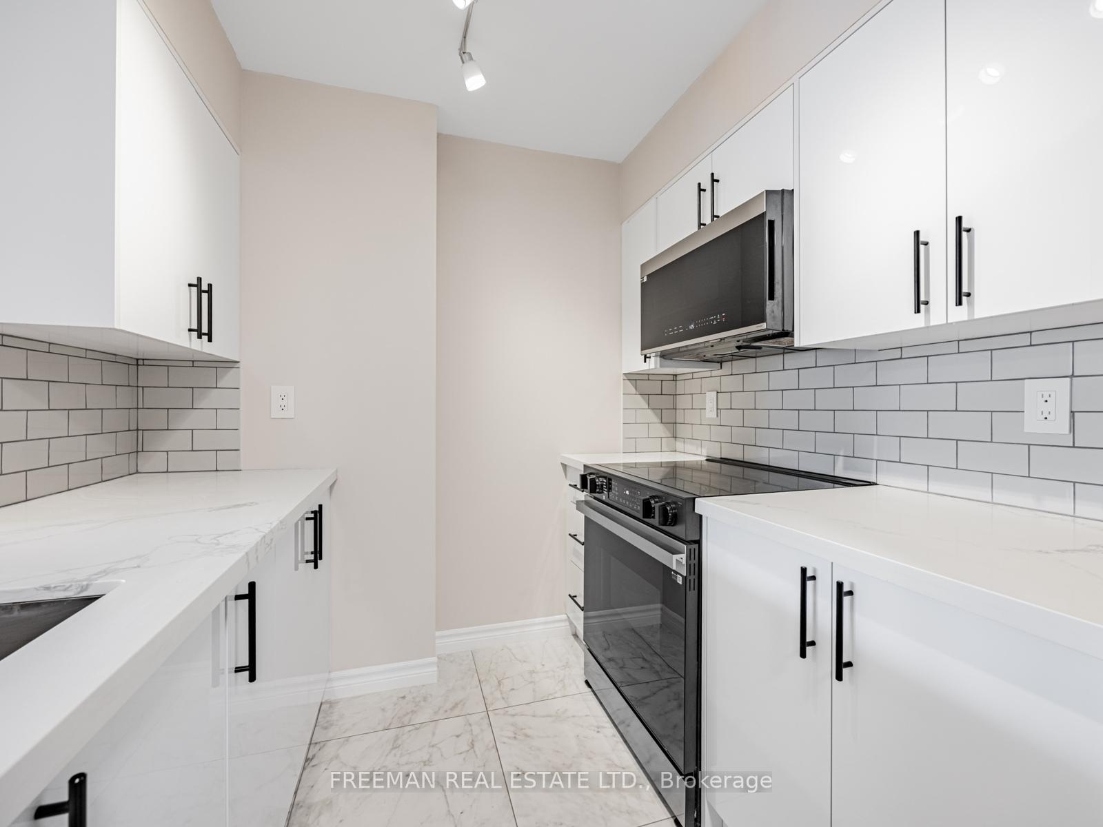 2 Bedrooms Condo at 260 Merton, Toronto For sale