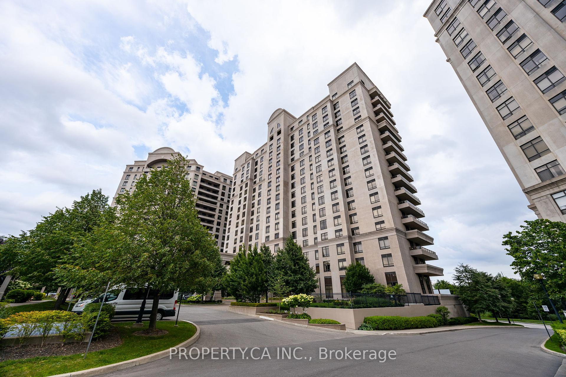 2 Bedrooms Condo at 9245 Jane, Vaughan For sale