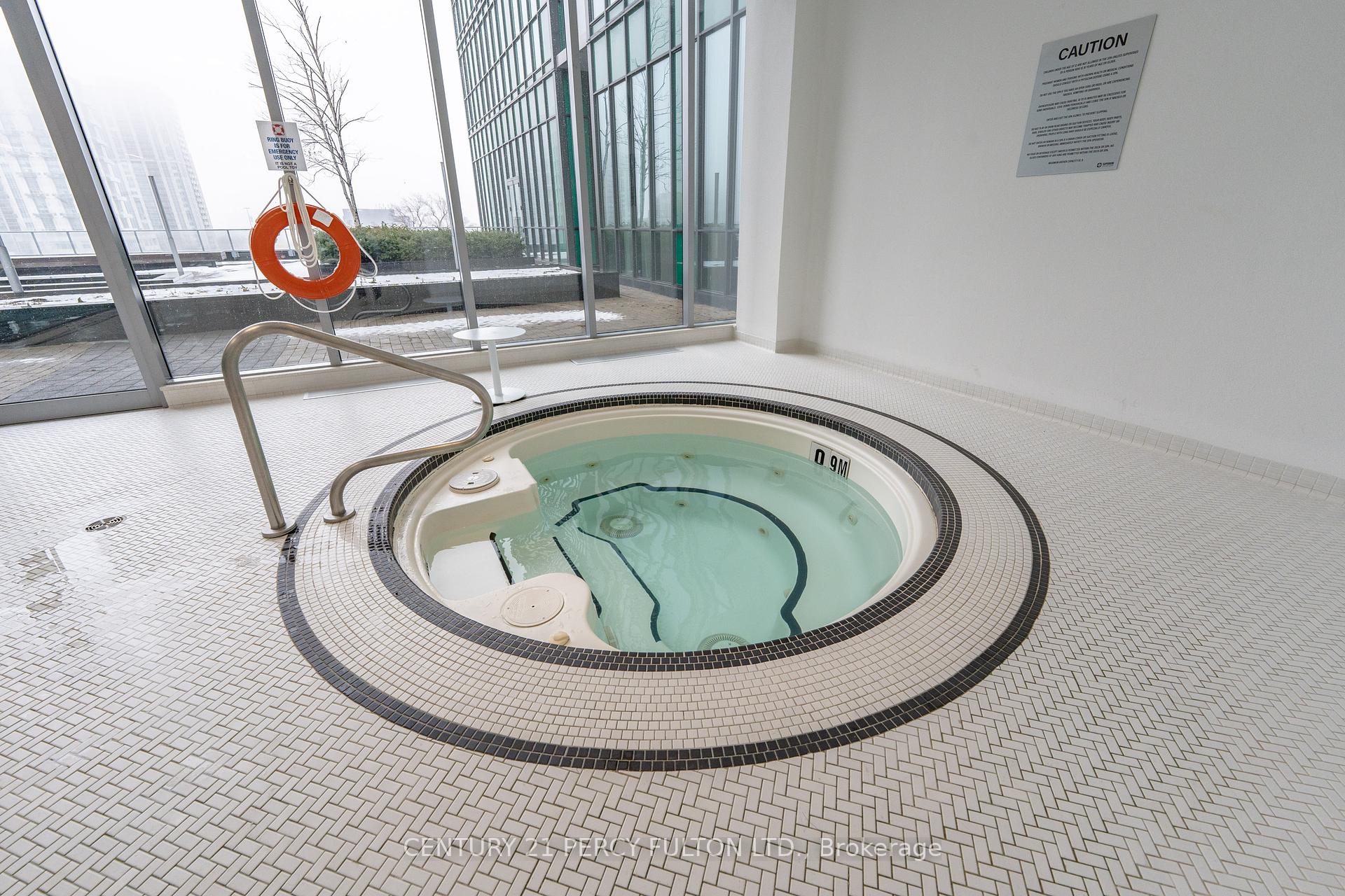 2 Bedrooms Condo at 9 Bogert, Toronto For sale